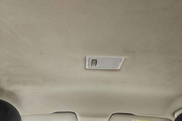 Used Chevrolet Trax 2014 1.4T Automatic Two-Wheel Drive Comfort Version Headliner