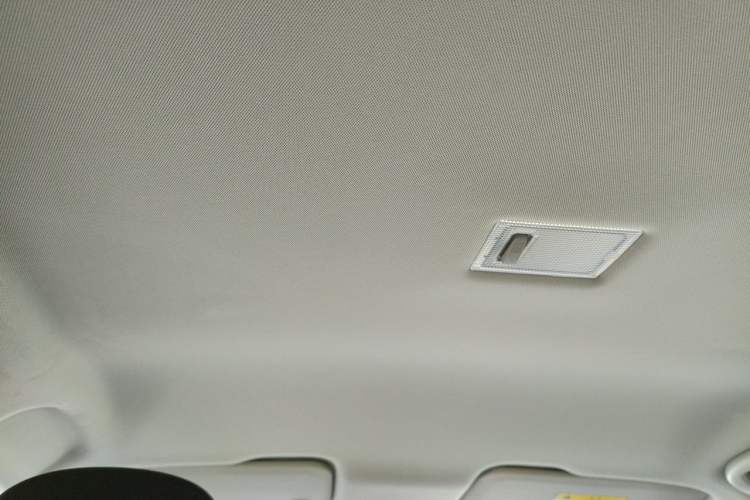 Used Chevrolet Trax 2014 1.4T Manual Two-Wheel Drive Comfort Model Headliner