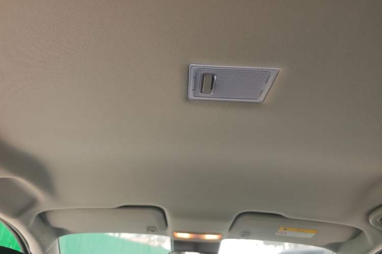 Used Chevrolet Trax 2014 1.4T Automatic Two-Wheel Drive Comfort Version Headliner