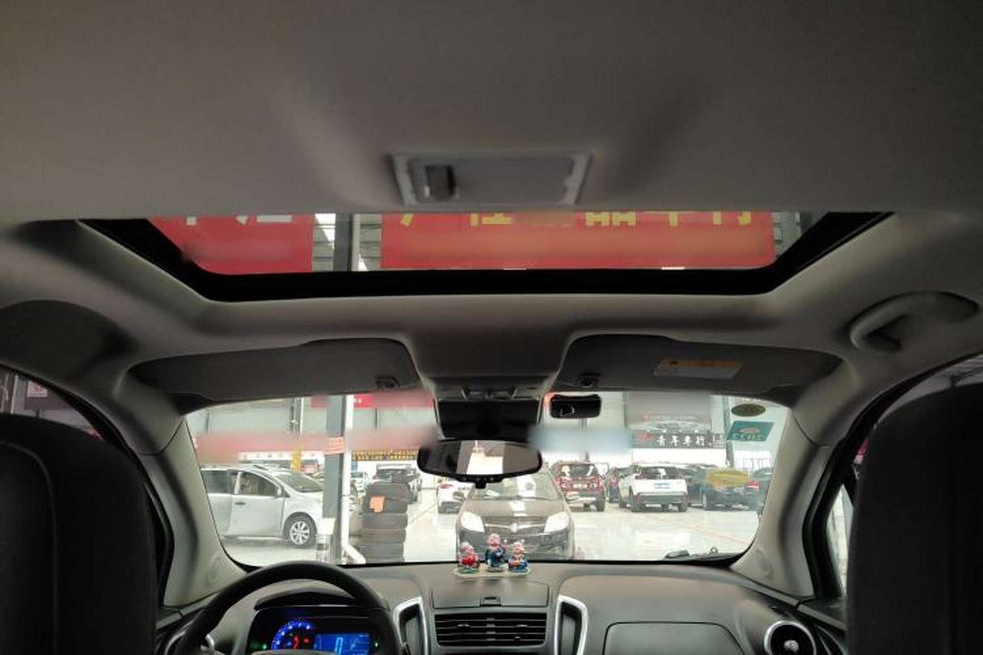 Used Chevrolet Trax 2014 1.4T Automatic All-Wheel Drive Flagship Version Headliner