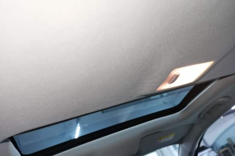 Used Chevrolet Trax 2014 1.4T Automatic Two-Wheel Drive Luxury Model Headliner