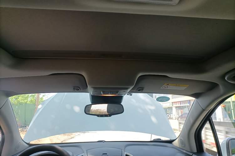 Used Chevrolet Trax 2014 1.4T Automatic Two-Wheel Drive Luxury Model Headliner