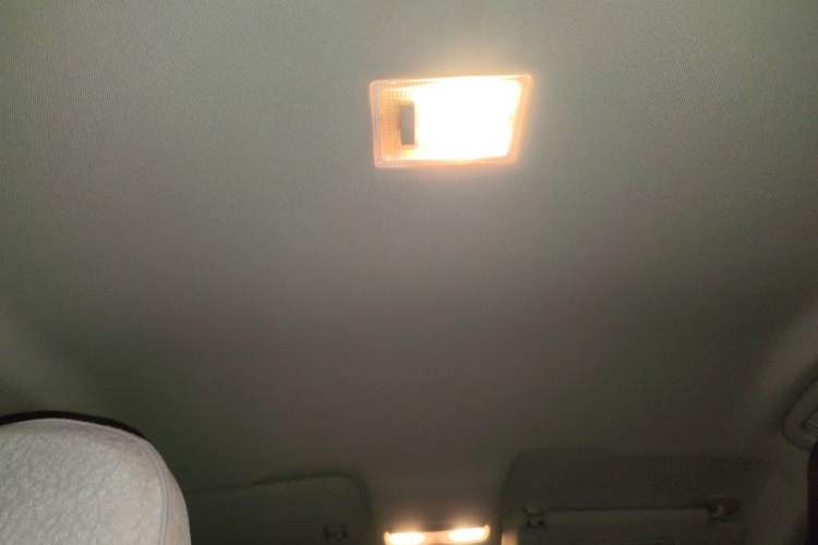 Used Chevrolet Trax 2014 1.4T Automatic Two-Wheel Drive Comfort Version Headliner