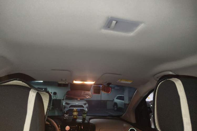 Used Chevrolet Trax 2014 1.4T Automatic Two-Wheel Drive Comfort Version Headliner