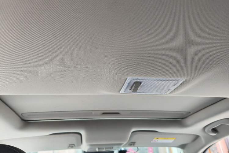 Used Chevrolet Trax 2014 1.4T Automatic Two-Wheel Drive Luxury Model Headliner