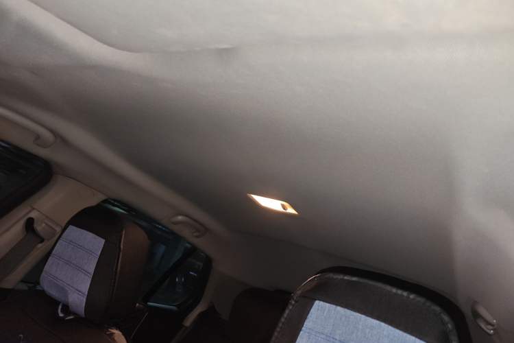 Used Chevrolet Trax 2014 1.4T Automatic Two-Wheel Drive Comfort Version Headliner