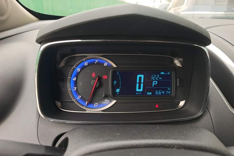 Used Chevrolet Trax 2014 1.4T Automatic Two-Wheel Drive Comfort Version Instrument Cluster