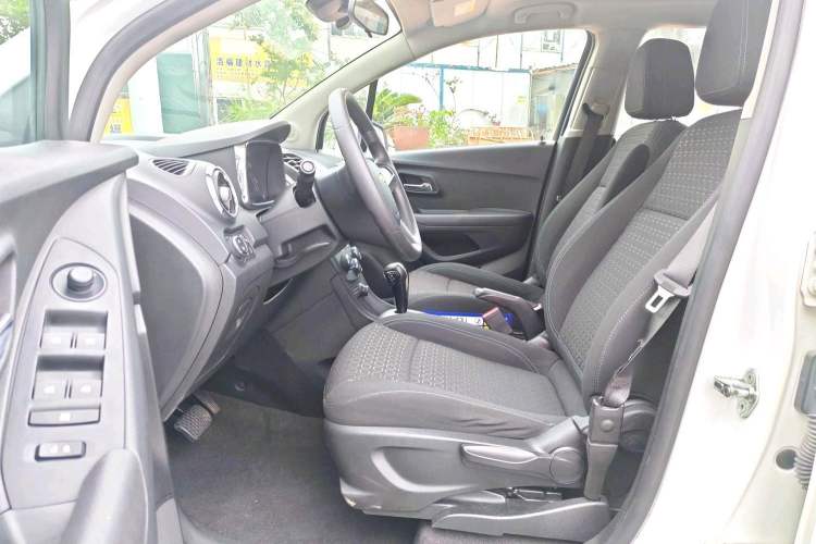 Used Chevrolet Trax 2014 1.4T Automatic Two-Wheel Drive Comfort Version Interior 2