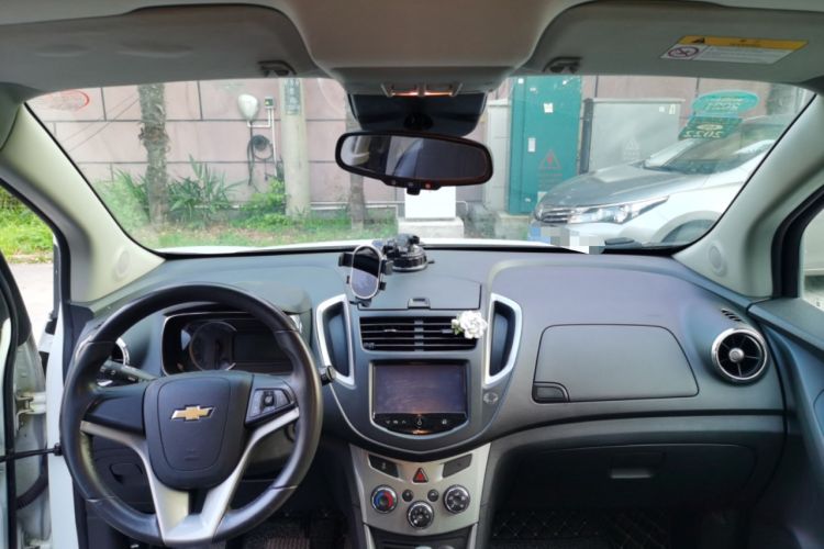 Used Chevrolet Trax 2014 1.4T Automatic Two-Wheel Drive Luxury Model Interior 2