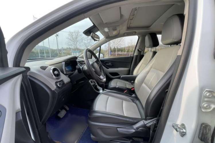Used Chevrolet Trax 2014 1.4T Automatic All-Wheel Drive Flagship Version Interior 2