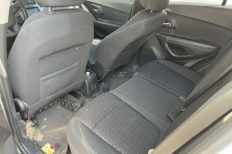 Used Chevrolet Trax 2014 1.4T Automatic Two-Wheel Drive Comfort Version Interior 3