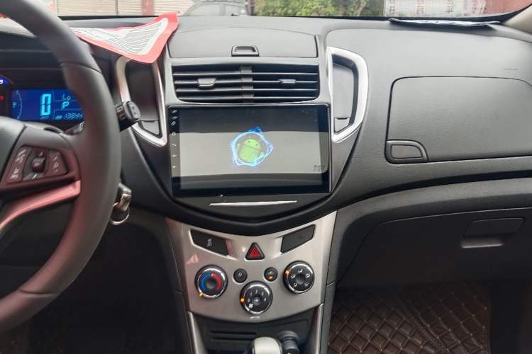 Used Chevrolet Trax 2014 1.4T Automatic All-Wheel Drive Flagship Version Interior 3