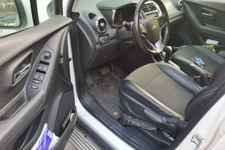 Used Chevrolet Trax 2014 1.4T Automatic Two-Wheel Drive Luxury Model Interior 3