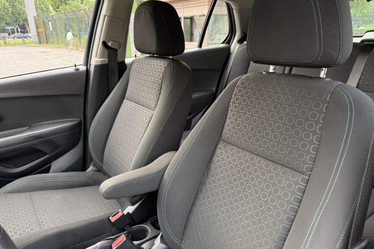 Used Chevrolet Trax 2014 1.4T Automatic Two-Wheel Drive Comfort Version Interior 4