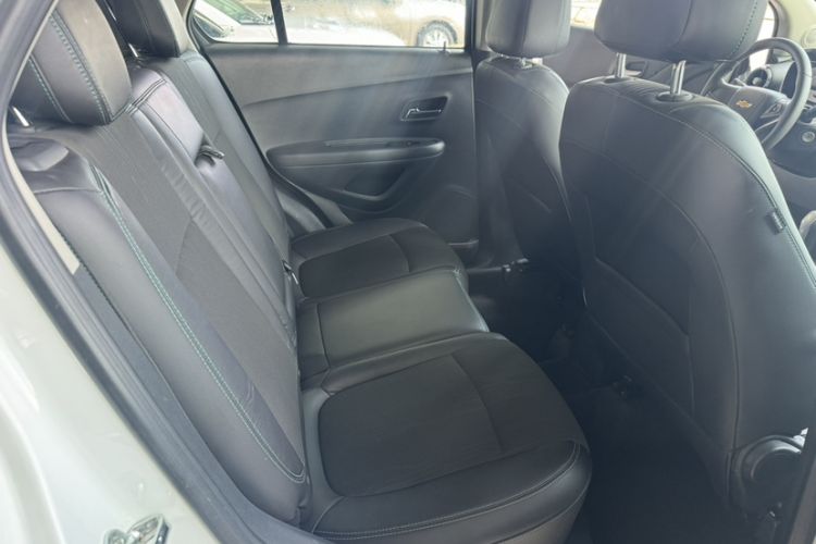 Used Chevrolet Trax 2014 1.4T Automatic Two-Wheel Drive Luxury Model Interior 4
