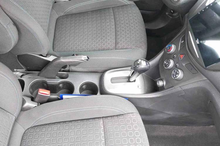 Used Chevrolet Trax 2014 1.4T Automatic Two-Wheel Drive Comfort Version Interior 5