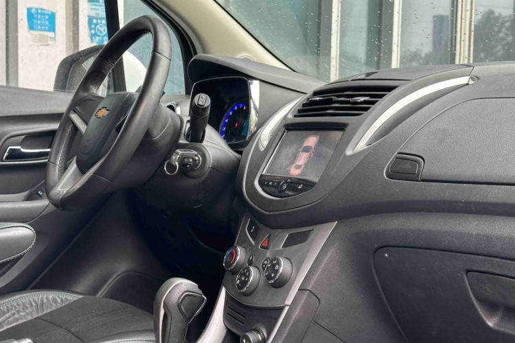 Used Chevrolet Trax 2014 1.4T Automatic Two-Wheel Drive Luxury Model Interior 5