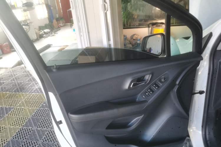 Used Chevrolet Trax 2014 1.4T Automatic All-Wheel Drive Flagship Version Left Front Door Interior