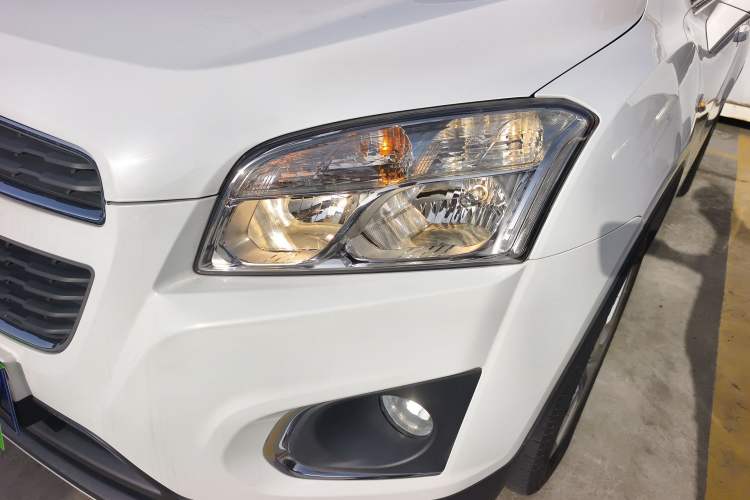 Used Chevrolet Trax 2014 1.4T Automatic Two-Wheel Drive Luxury Model Left Front Headlight