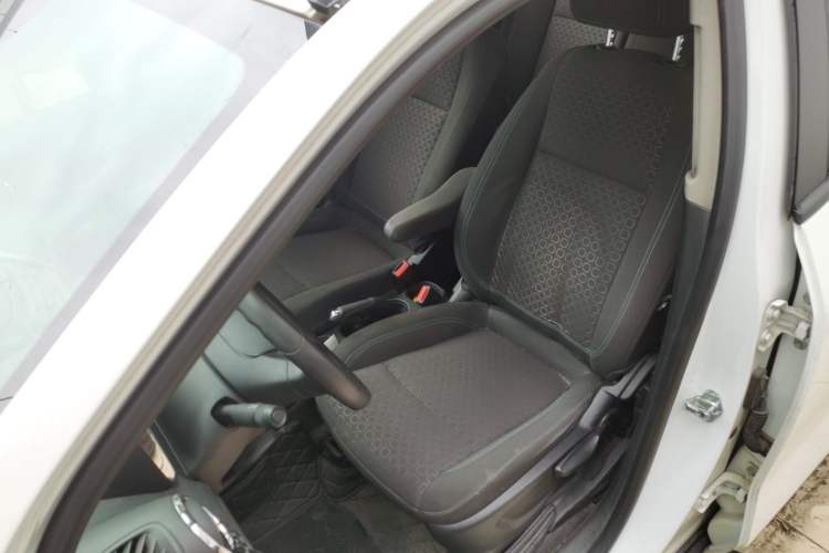 Used Chevrolet Trax 2014 1.4T Manual Two-Wheel Drive Comfort Model Left Front Seat