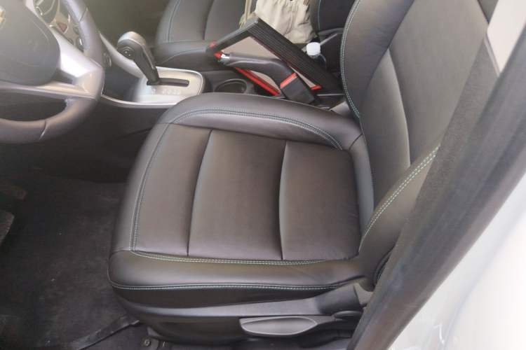 Used Chevrolet Trax 2014 1.4T Automatic All-Wheel Drive Flagship Version Left Front Seat