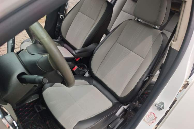 Used Chevrolet Trax 2014 1.4T Automatic Two-Wheel Drive Luxury Model Left Front Seat