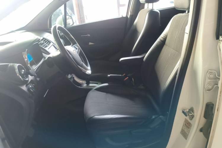 Used Chevrolet Trax 2014 1.4T Automatic Two-Wheel Drive Luxury Model Left Front Seat