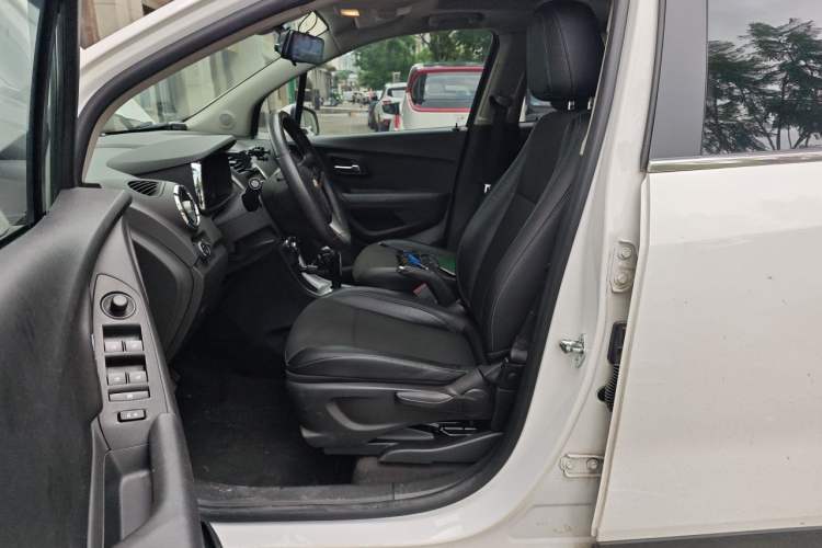 Used Chevrolet Trax 2014 1.4T Automatic Two-Wheel Drive Luxury Model Left Front Seat