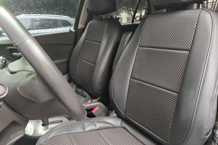 Used Chevrolet Trax 2014 1.4T Automatic Two-Wheel Drive Luxury Model Left Front Seat