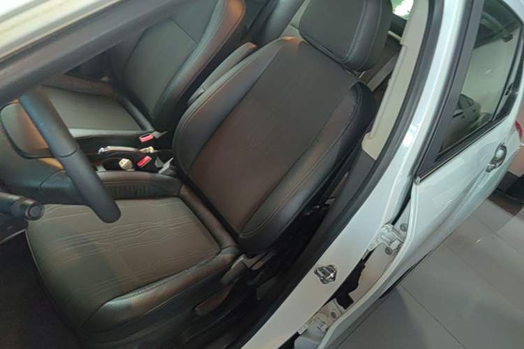 Used Chevrolet Trax 2014 1.4T Automatic Two-Wheel Drive Luxury Model Left Front Seat