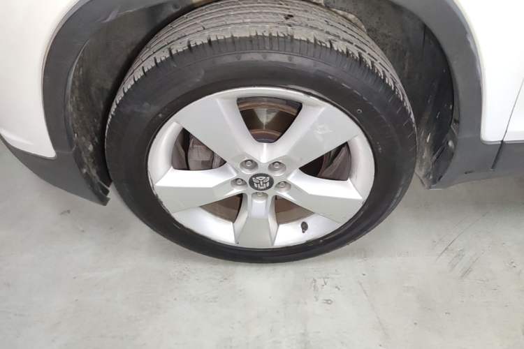 Used Chevrolet Trax 2014 1.4T Manual Two-Wheel Drive Comfort Model Left Front Wheel Hub