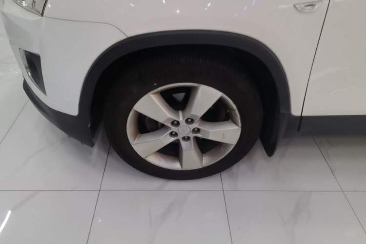 Used Chevrolet Trax 2014 1.4T Automatic Two-Wheel Drive Luxury Model Left Front Wheel Hub