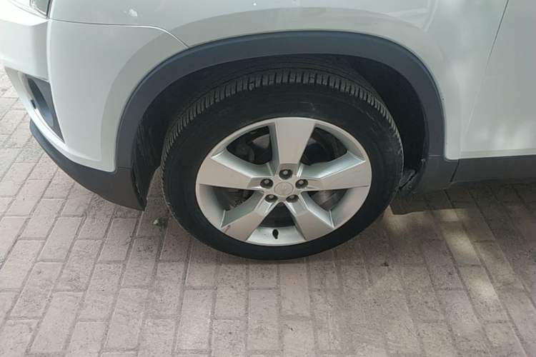 Used Chevrolet Trax 2014 1.4T Manual Two-Wheel Drive Comfort Model Left Front Wheel Hub