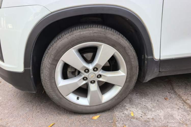 Used Chevrolet Trax 2014 1.4T Automatic Two-Wheel Drive Comfort Version Left Front Wheel Hub