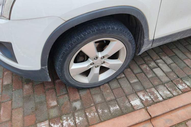 Used Chevrolet Trax 2014 1.4T Automatic Two-Wheel Drive Comfort Version Left Front Wheel Hub