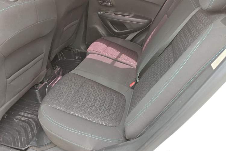 Used Chevrolet Trax 2014 1.4T Manual Two-Wheel Drive Comfort Model Left Rear Seat