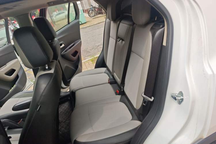 Used Chevrolet Trax 2014 1.4T Automatic Two-Wheel Drive Luxury Model Left Rear Seat