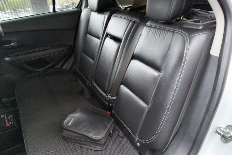 Used Chevrolet Trax 2014 1.4T Automatic All-Wheel Drive Flagship Version Left Rear Seat