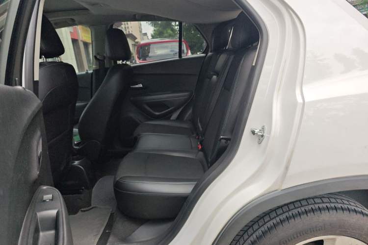 Used Chevrolet Trax 2014 1.4T Automatic Two-Wheel Drive Luxury Model Left Rear Seat