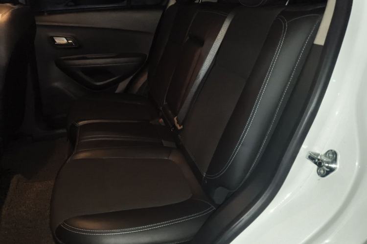 Used Chevrolet Trax 2014 1.4T Automatic Two-Wheel Drive Luxury Model Left Rear Seat