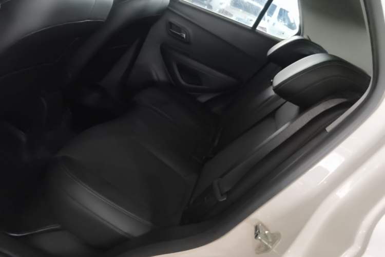 Used Chevrolet Trax 2014 1.4T Automatic Two-Wheel Drive Luxury Model Left Rear Seat