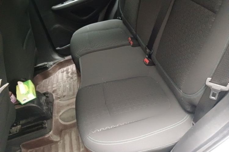 Used Chevrolet Trax 2014 1.4T Manual Two-Wheel Drive Comfort Model Left Rear Seat