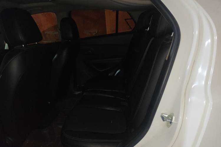 Used Chevrolet Trax 2014 1.4T Automatic Two-Wheel Drive Luxury Model Left Rear Seat