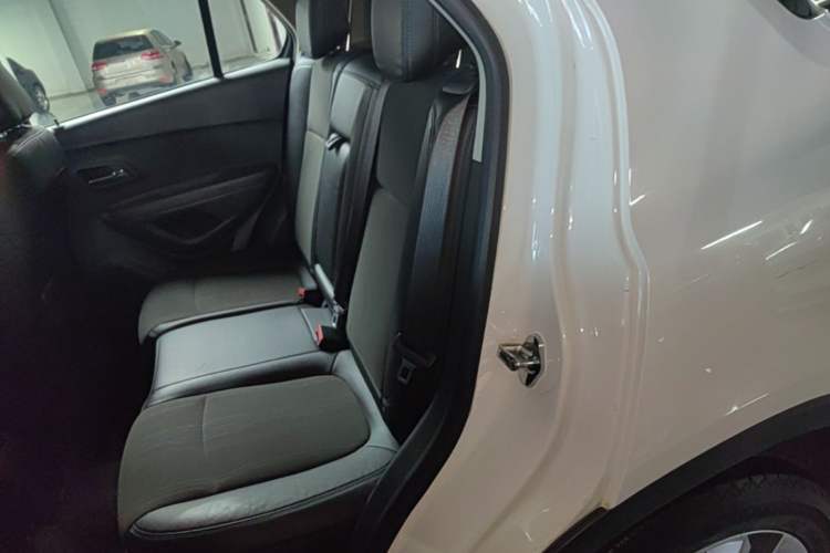 Used Chevrolet Trax 2014 1.4T Automatic Two-Wheel Drive Luxury Model Left Rear Seat