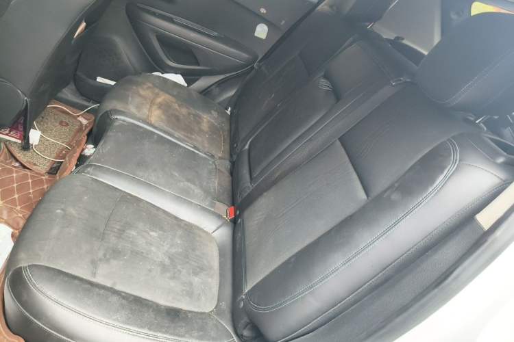 Used Chevrolet Trax 2014 1.4T Automatic Two-Wheel Drive Luxury Model Left Rear Seat