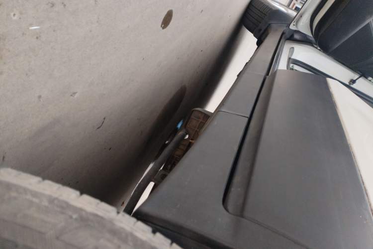 Used Chevrolet Trax 2014 1.4T Automatic All-Wheel Drive Flagship Version Left Side Sill