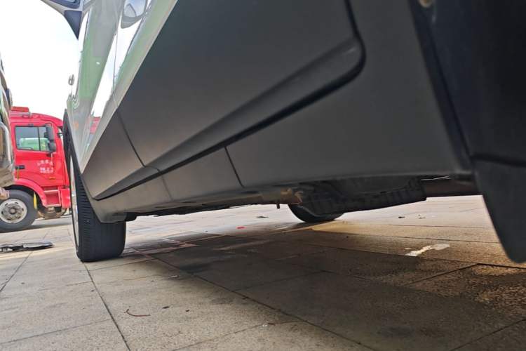 Used Chevrolet Trax 2014 1.4T Automatic Two-Wheel Drive Comfort Version Left Side Sill
