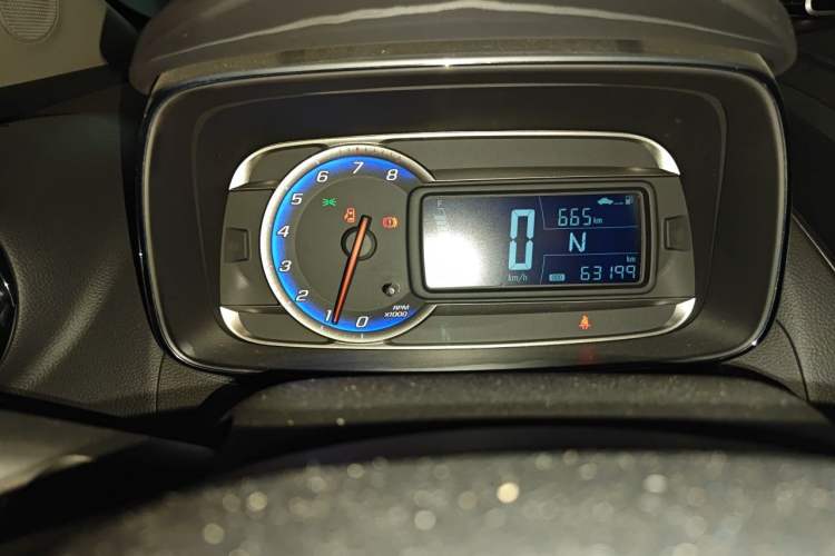 Used Chevrolet Trax 2014 1.4T Automatic Two-Wheel Drive Luxury Model Odometer Close Up