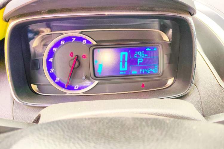 Used Chevrolet Trax 2014 1.4T Automatic Two-Wheel Drive Luxury Model Odometer Close Up
