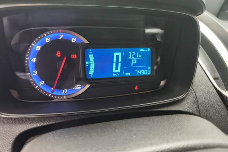 Used Chevrolet Trax 2014 1.4T Automatic Two-Wheel Drive Luxury Model Odometer Close Up